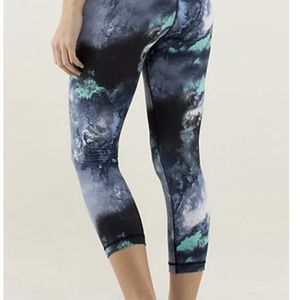 lululemon wunder under crop RARE milky way size 2